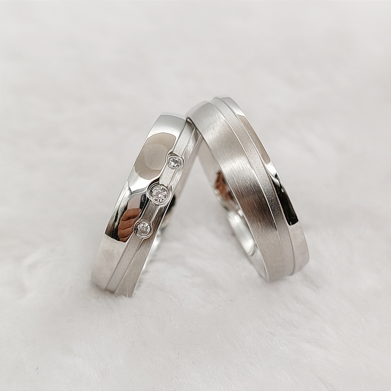 기념일, 약혼 및 로맨틱 행사를 위한 매칭 웨딩 밴드  - Titanium Steel Ring 리뷰 및 가격