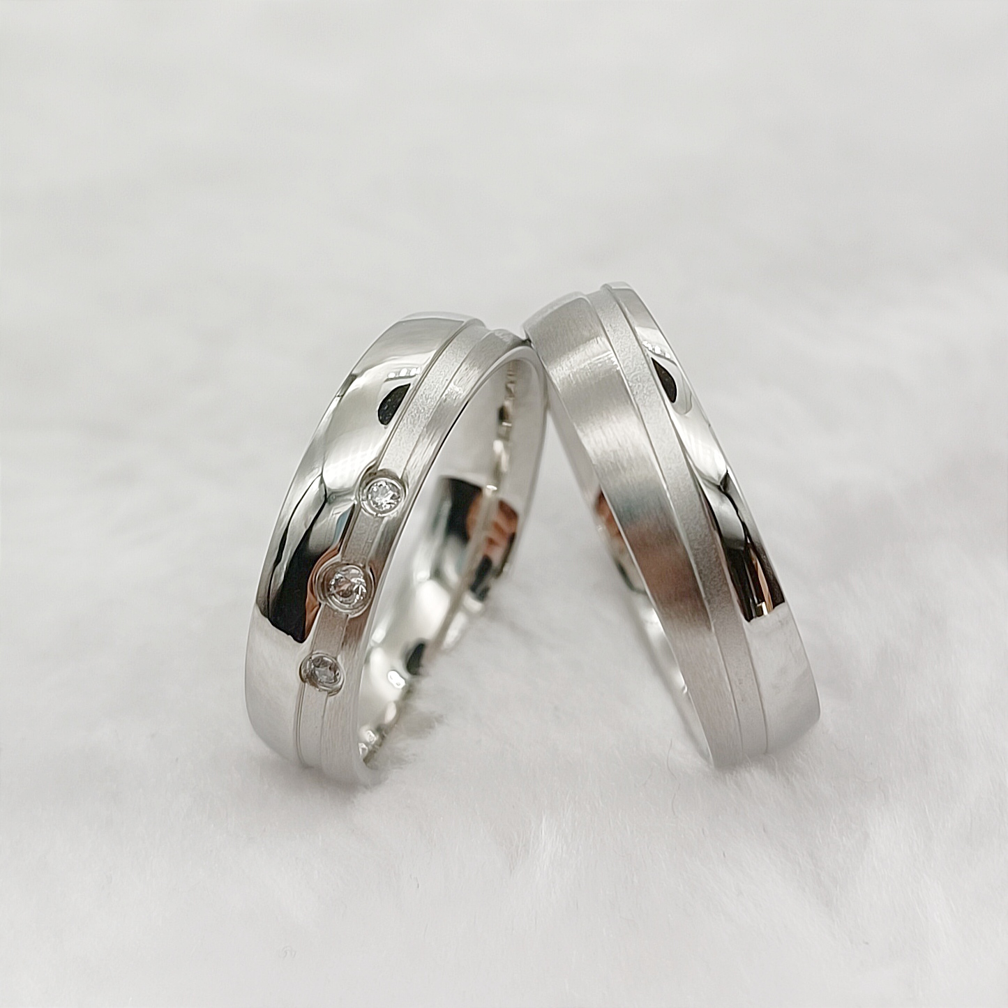 기념일, 약혼 및 로맨틱 행사를 위한 매칭 웨딩 밴드  - Titanium Steel Ring 리뷰 및 가격